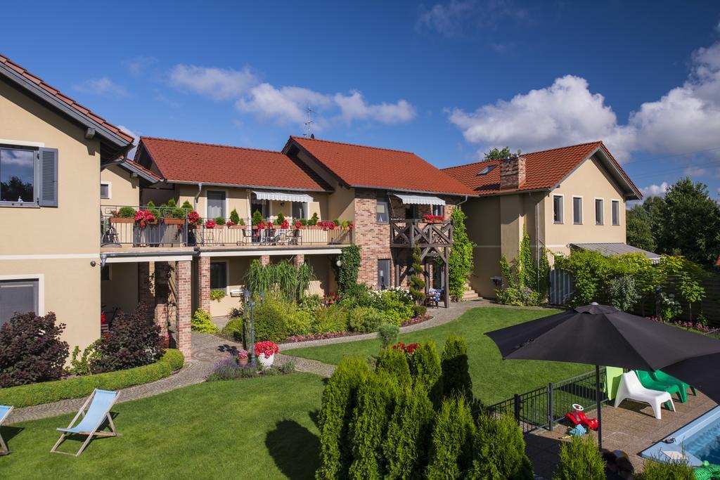 Villa Mare Apartamenty Гжибово Екстериор снимка