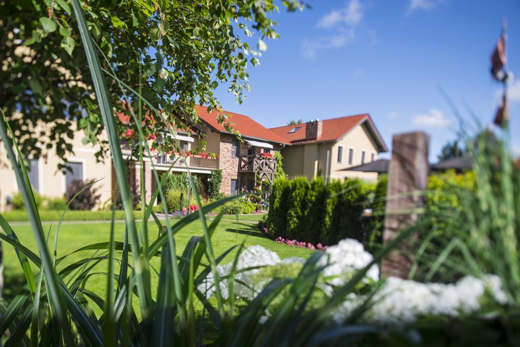 Villa Mare Apartamenty Гжибово Екстериор снимка
